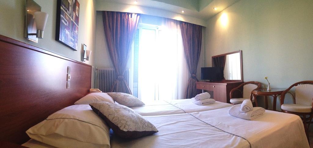 Souris Hotel Rovies Extérieur photo