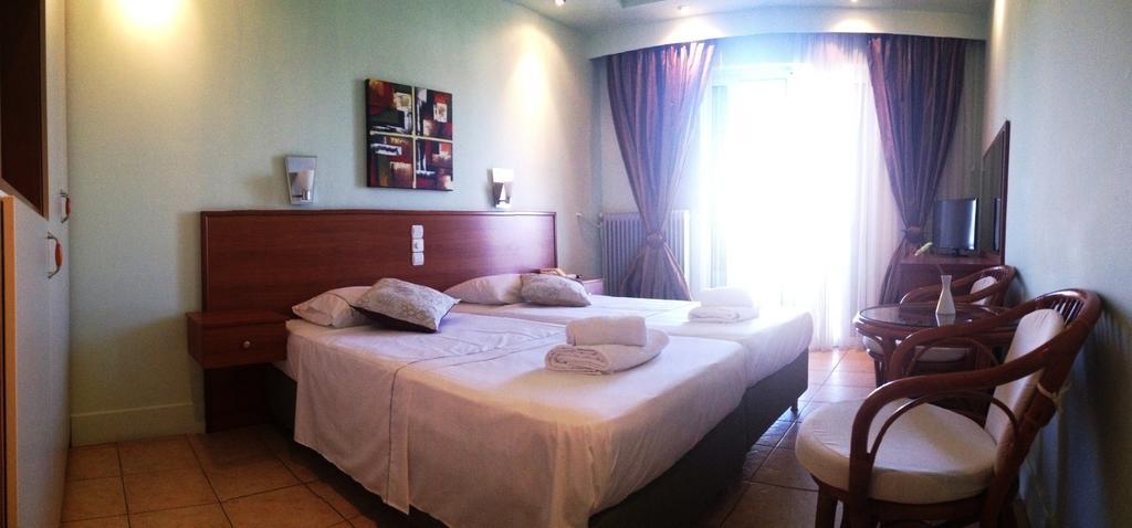 Souris Hotel Rovies Extérieur photo