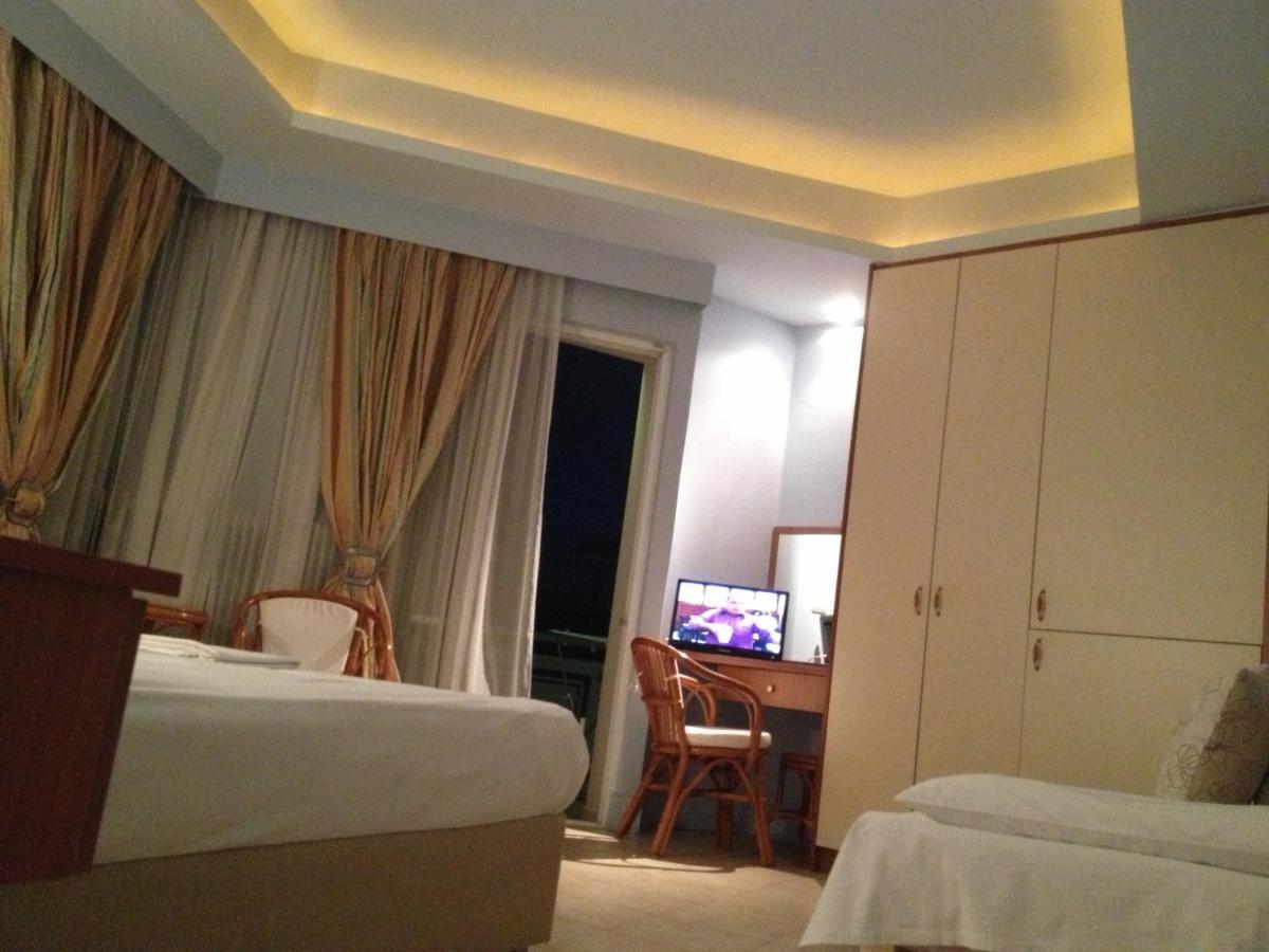 Souris Hotel Rovies Chambre photo