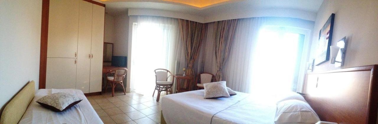 Souris Hotel Rovies Extérieur photo
